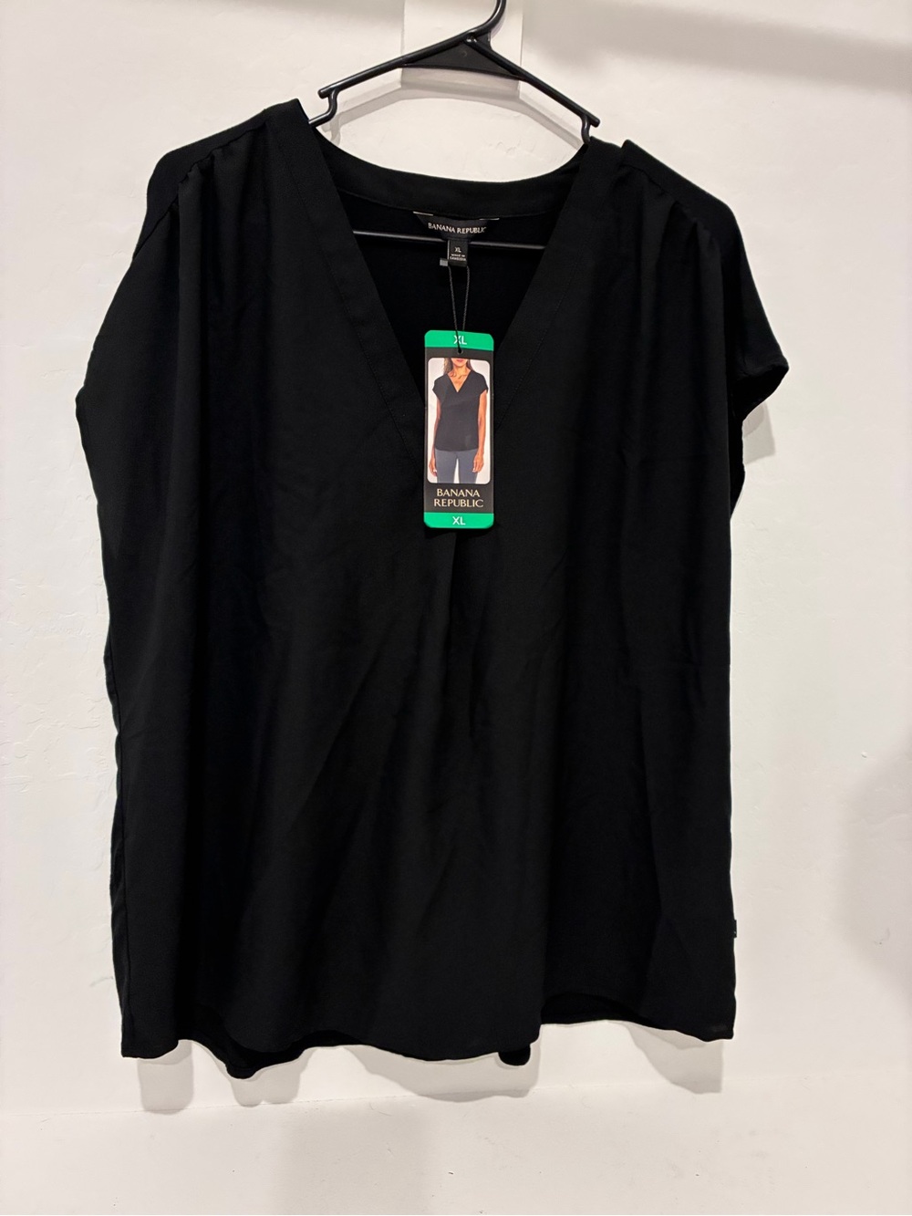 NWT Banana Republic Black Cap Sleeve V-Neck Blouse XL